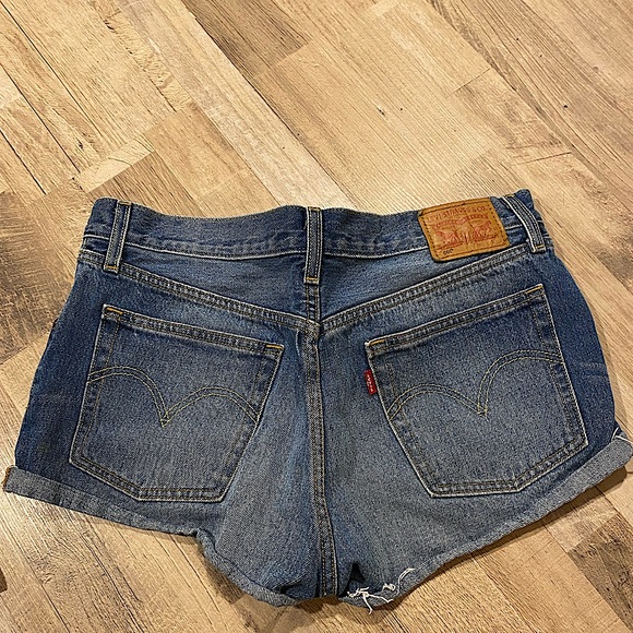 Levi’s Shorts - Picture 1 of 3